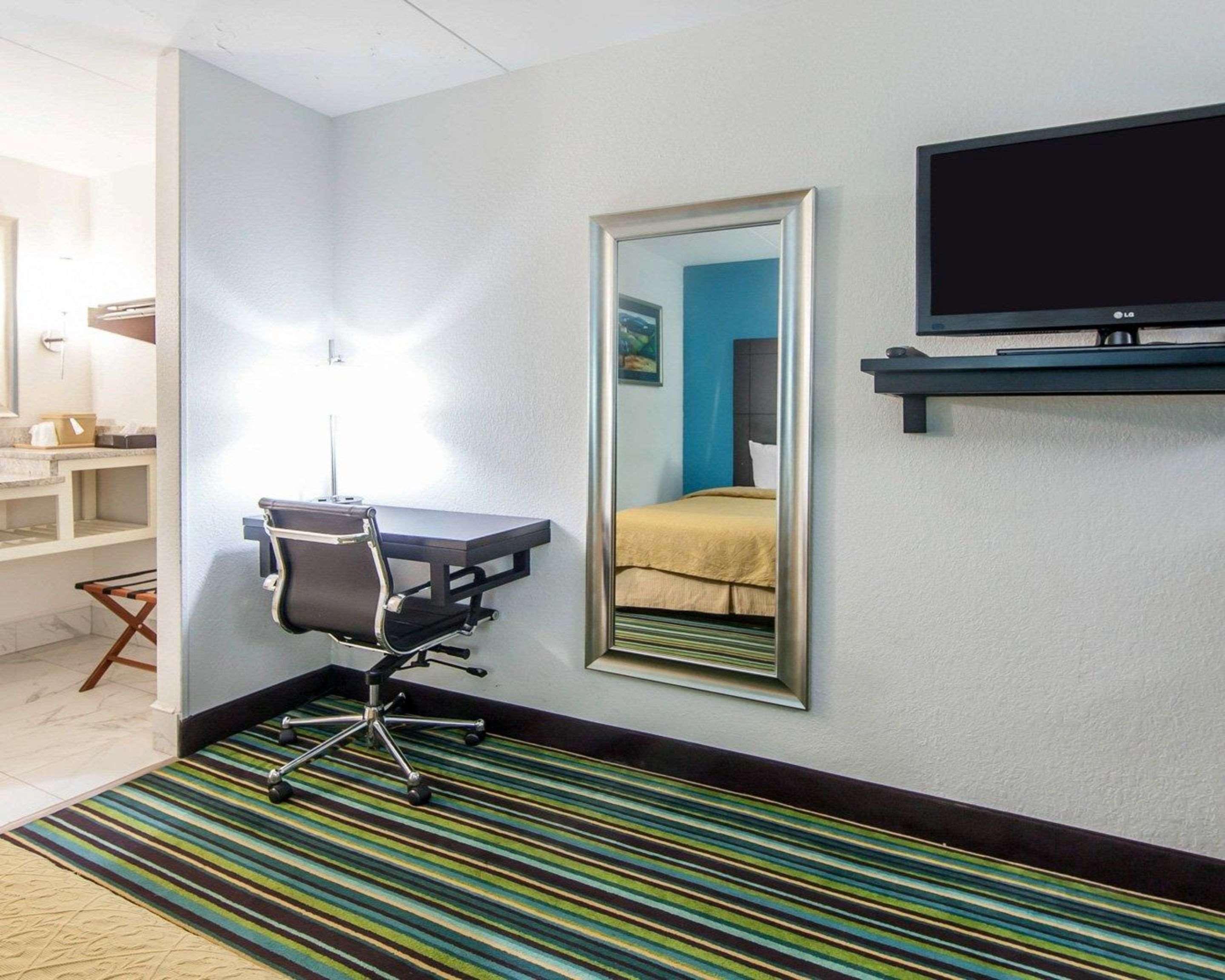 Quality Inn & Suites Jasper Buitenkant foto