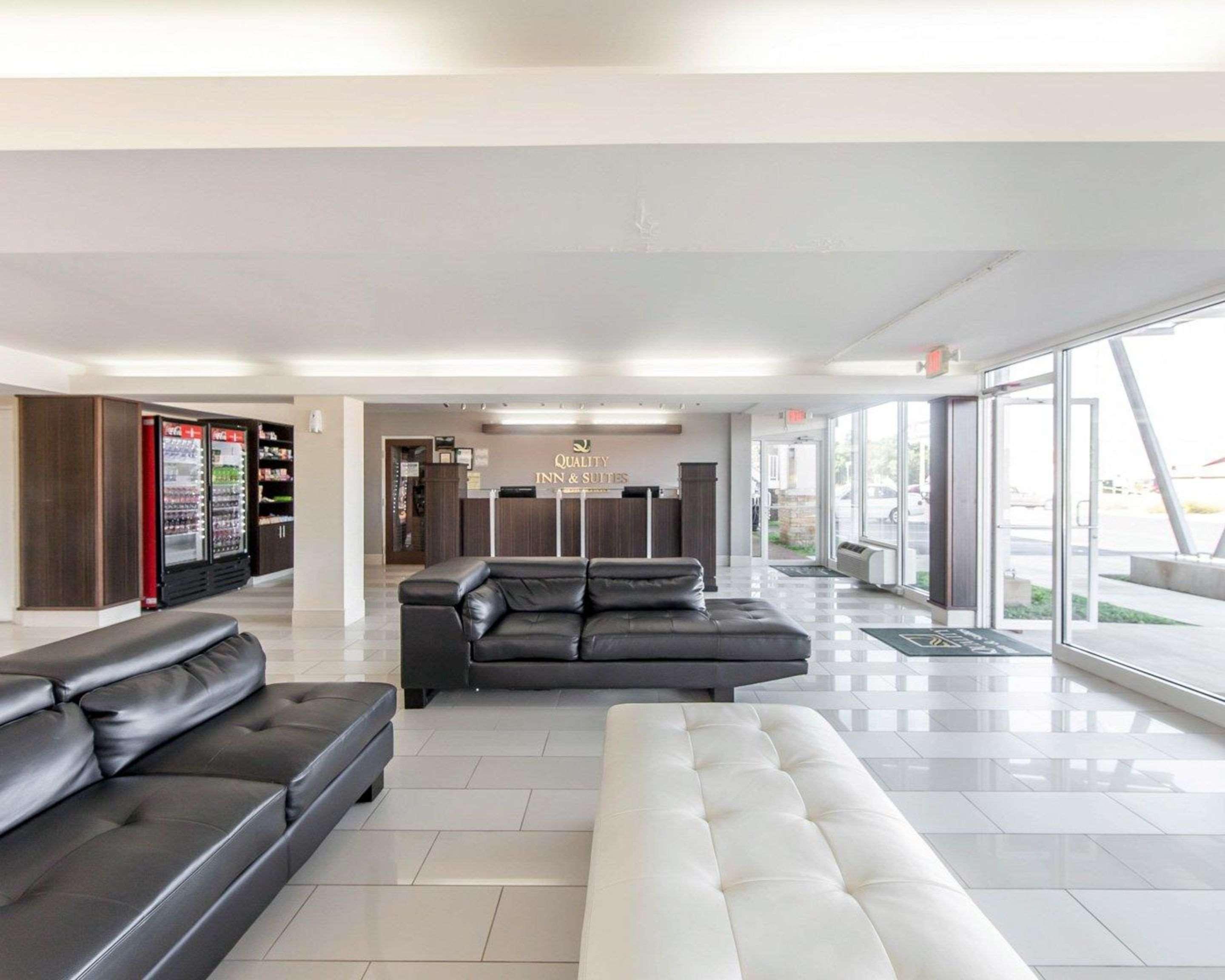 Quality Inn & Suites Jasper Buitenkant foto