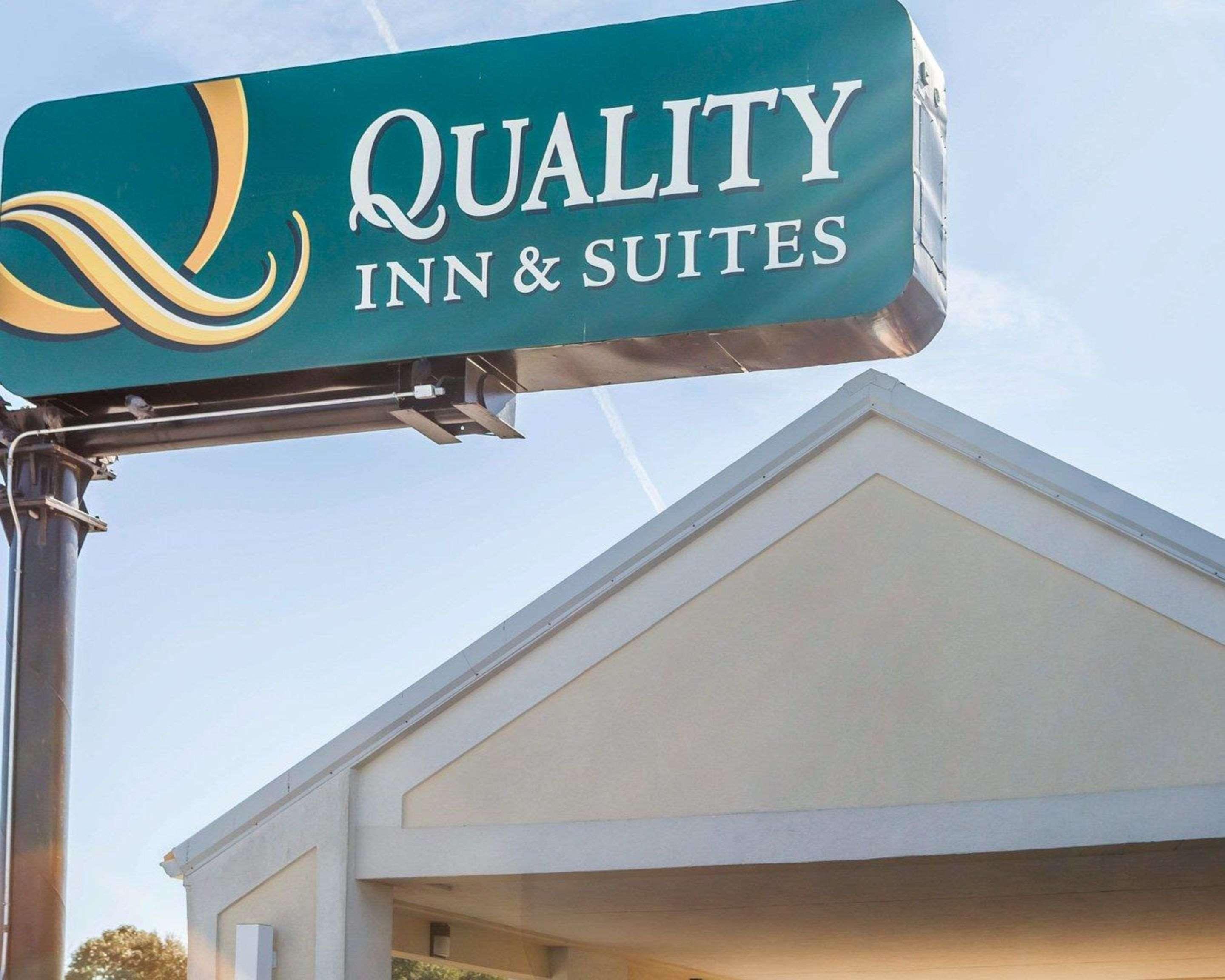 Quality Inn & Suites Jasper Buitenkant foto