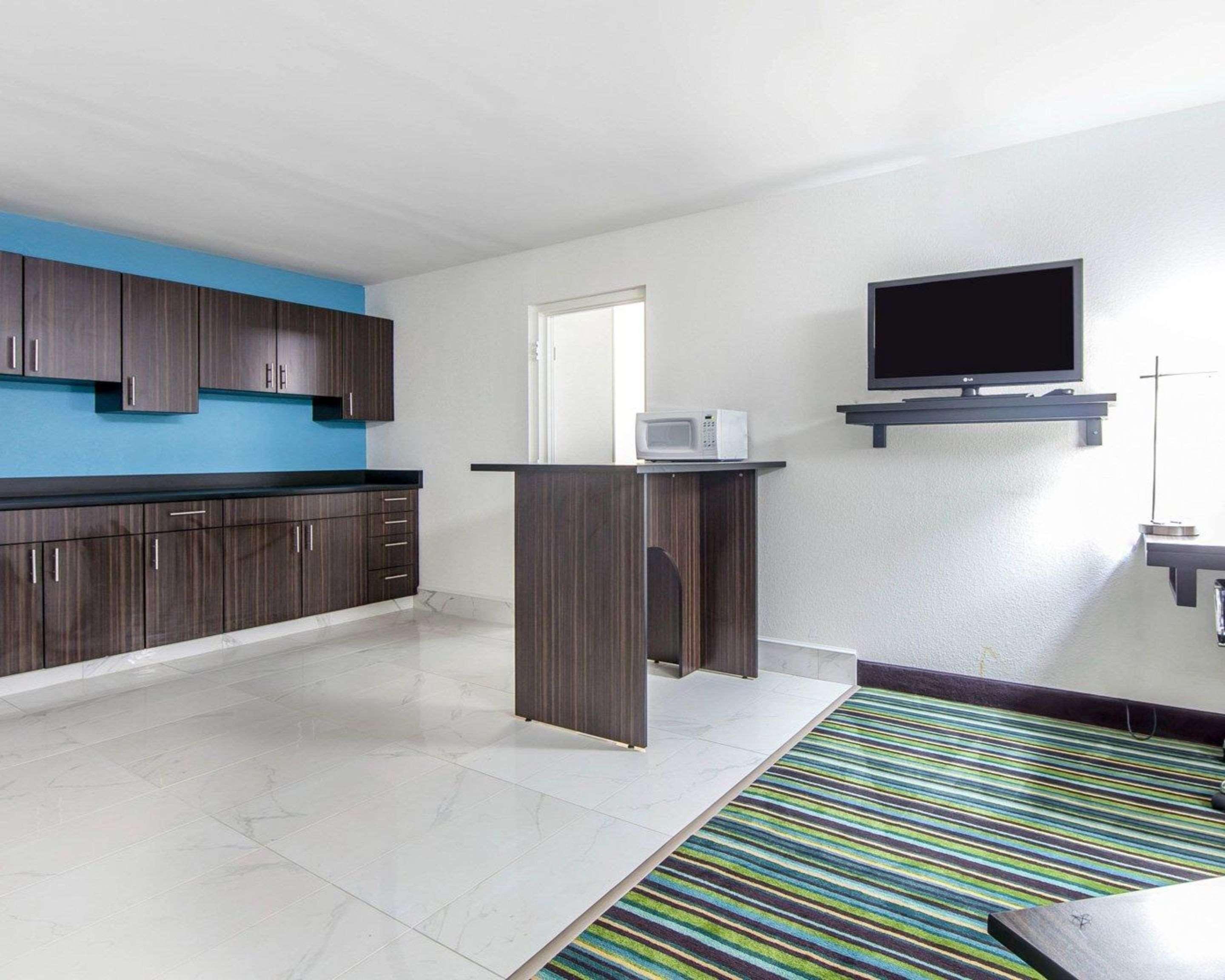 Quality Inn & Suites Jasper Buitenkant foto