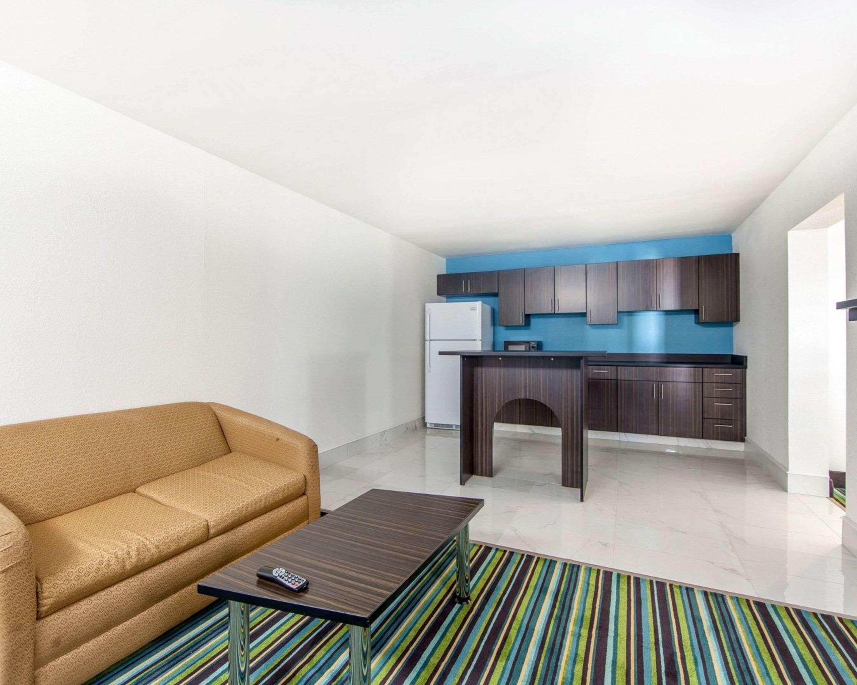 Quality Inn & Suites Jasper Buitenkant foto