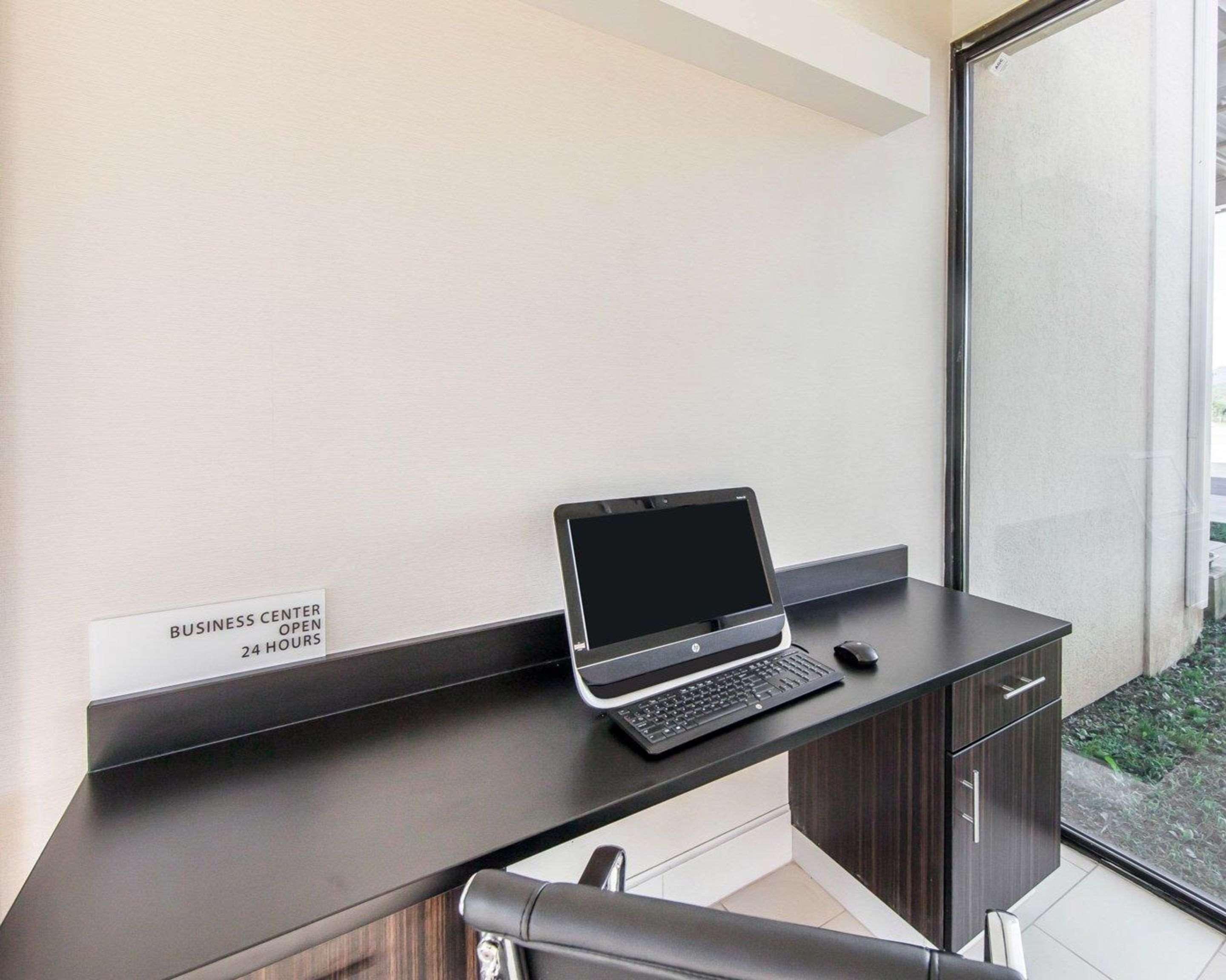 Quality Inn & Suites Jasper Buitenkant foto