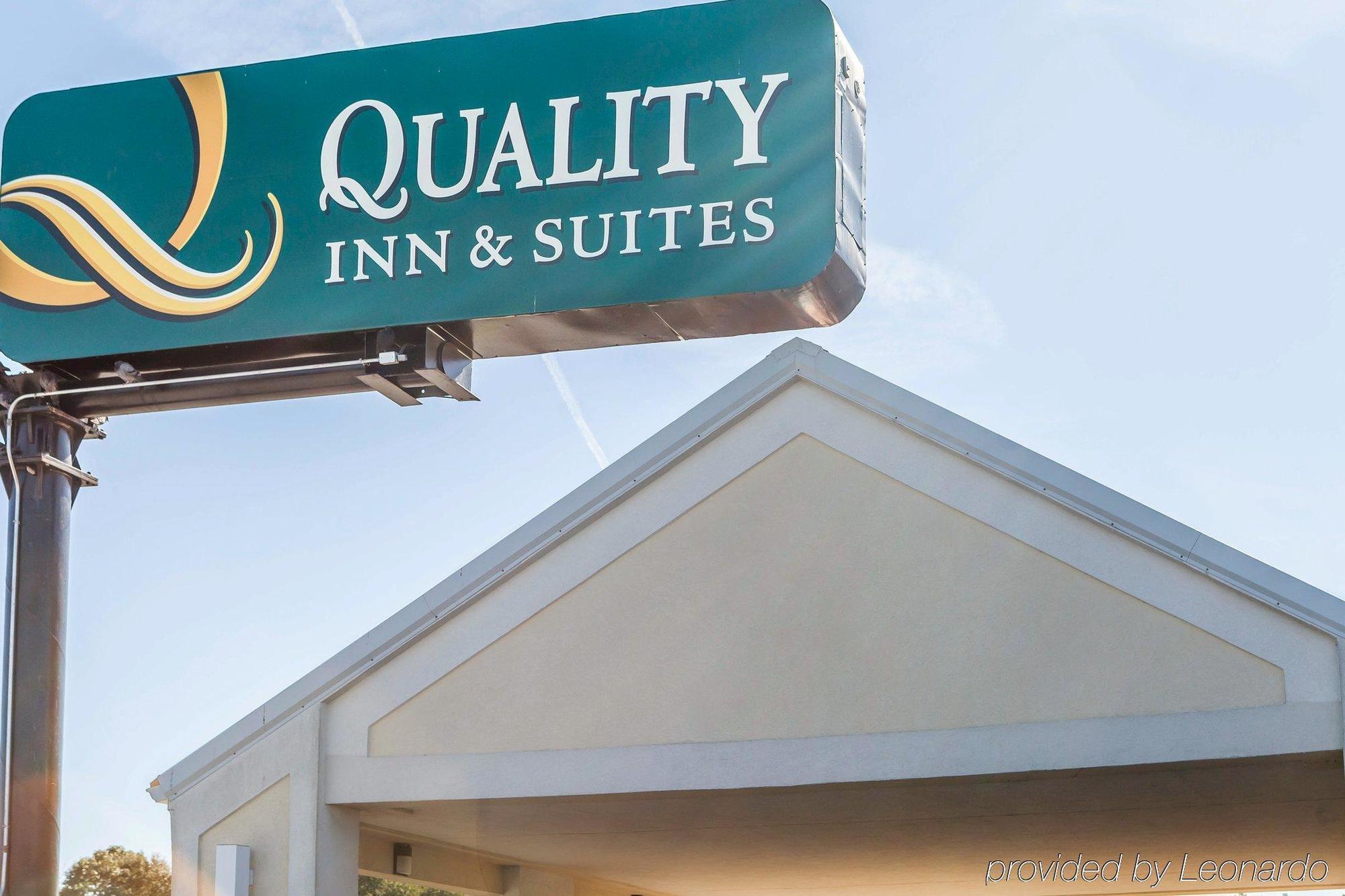 Quality Inn & Suites Jasper Buitenkant foto