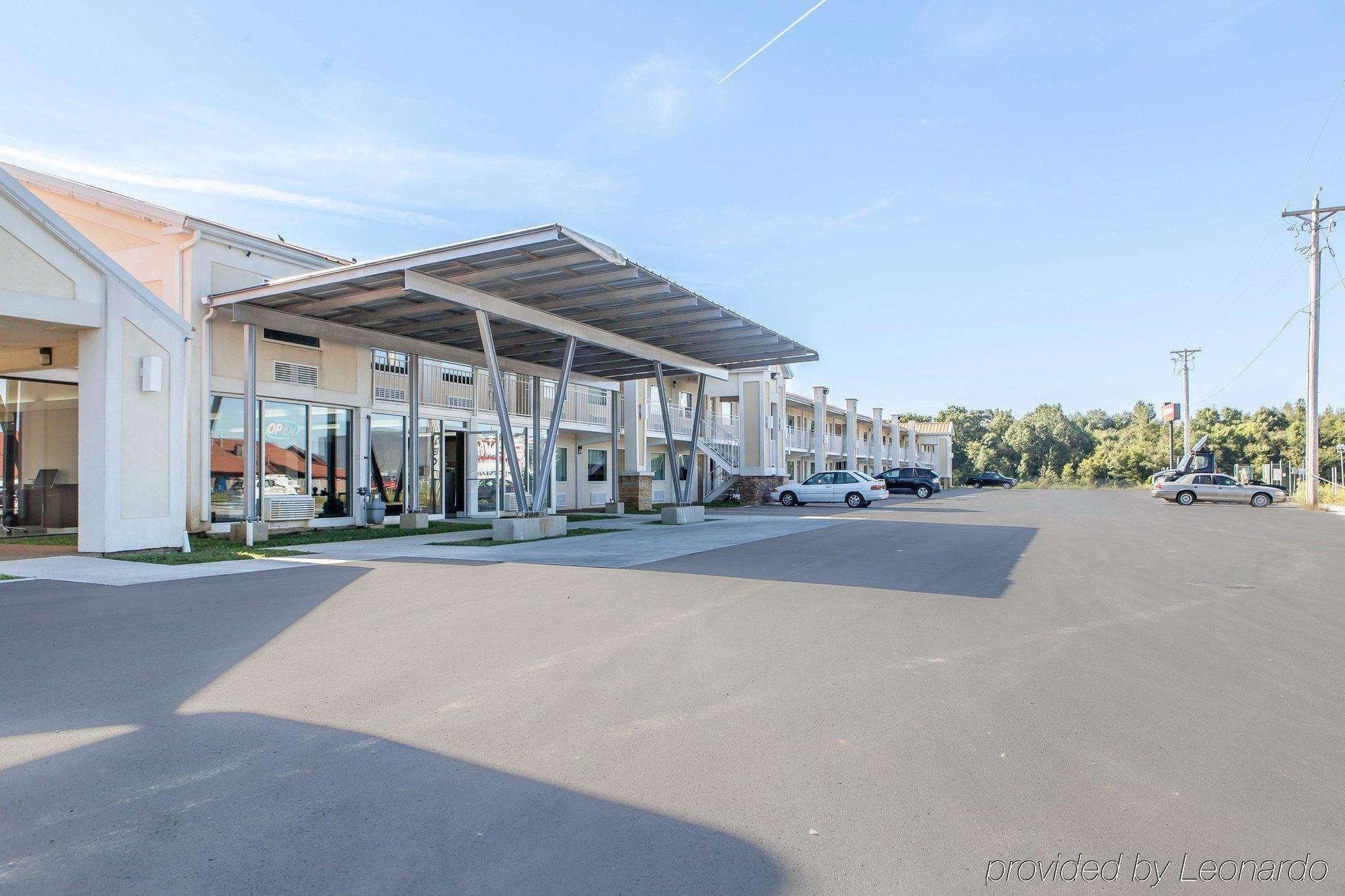 Quality Inn & Suites Jasper Buitenkant foto