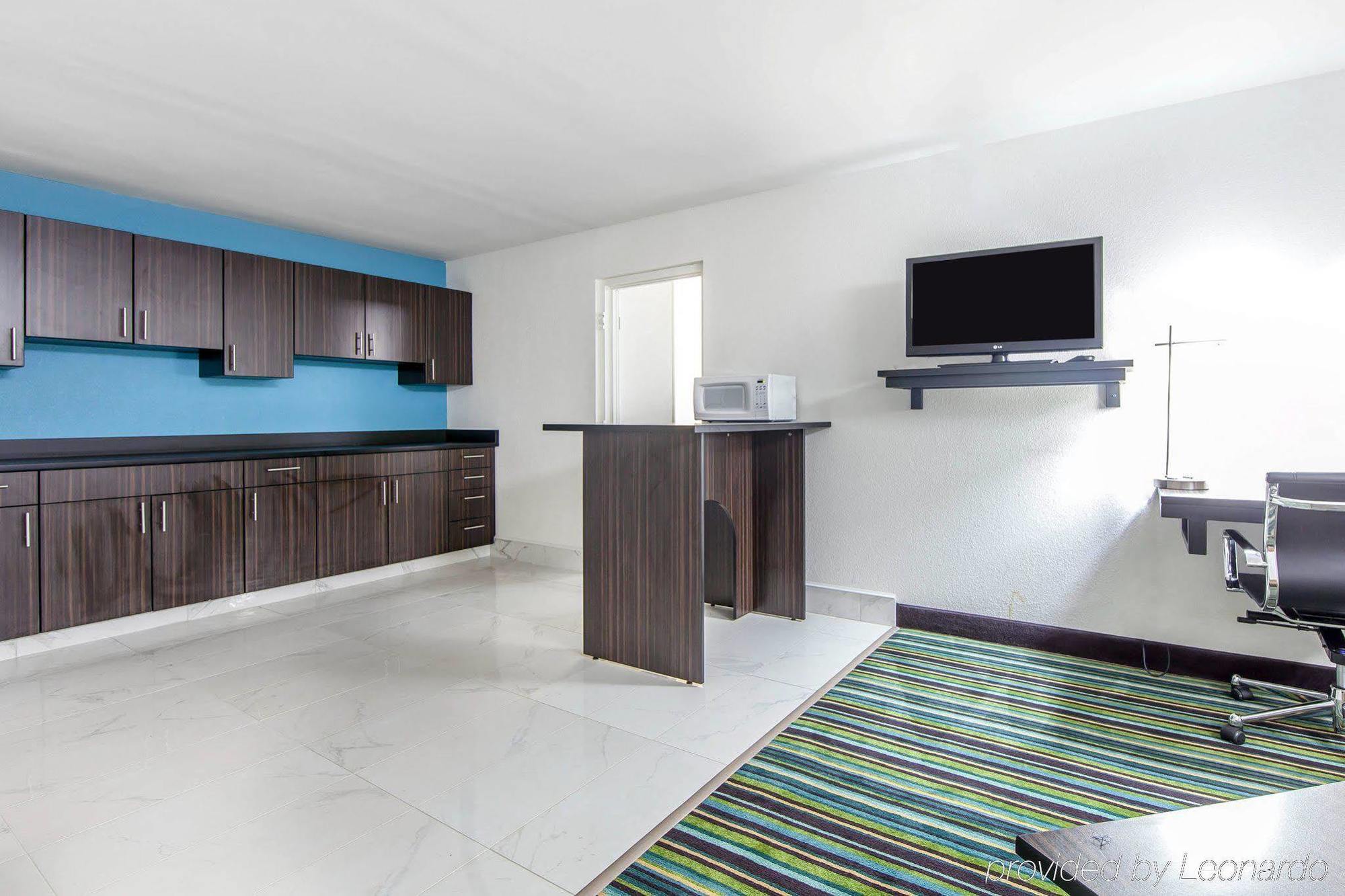 Quality Inn & Suites Jasper Buitenkant foto