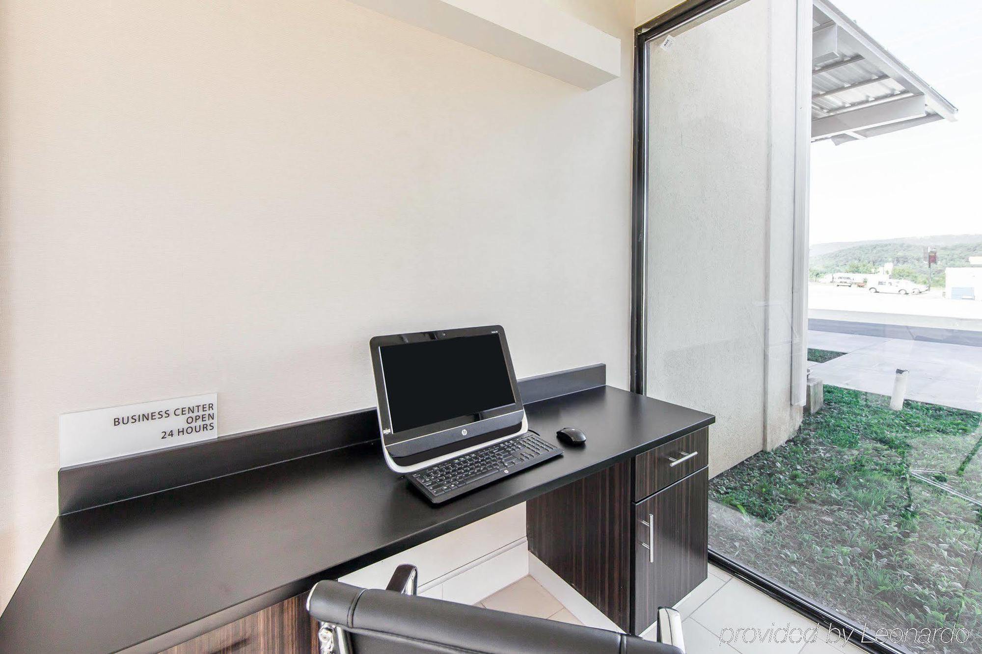 Quality Inn & Suites Jasper Buitenkant foto