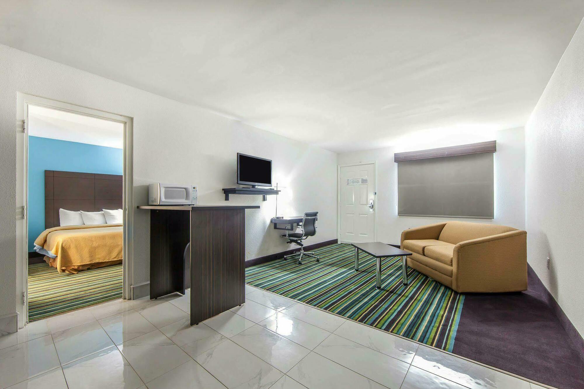 Quality Inn & Suites Jasper Buitenkant foto