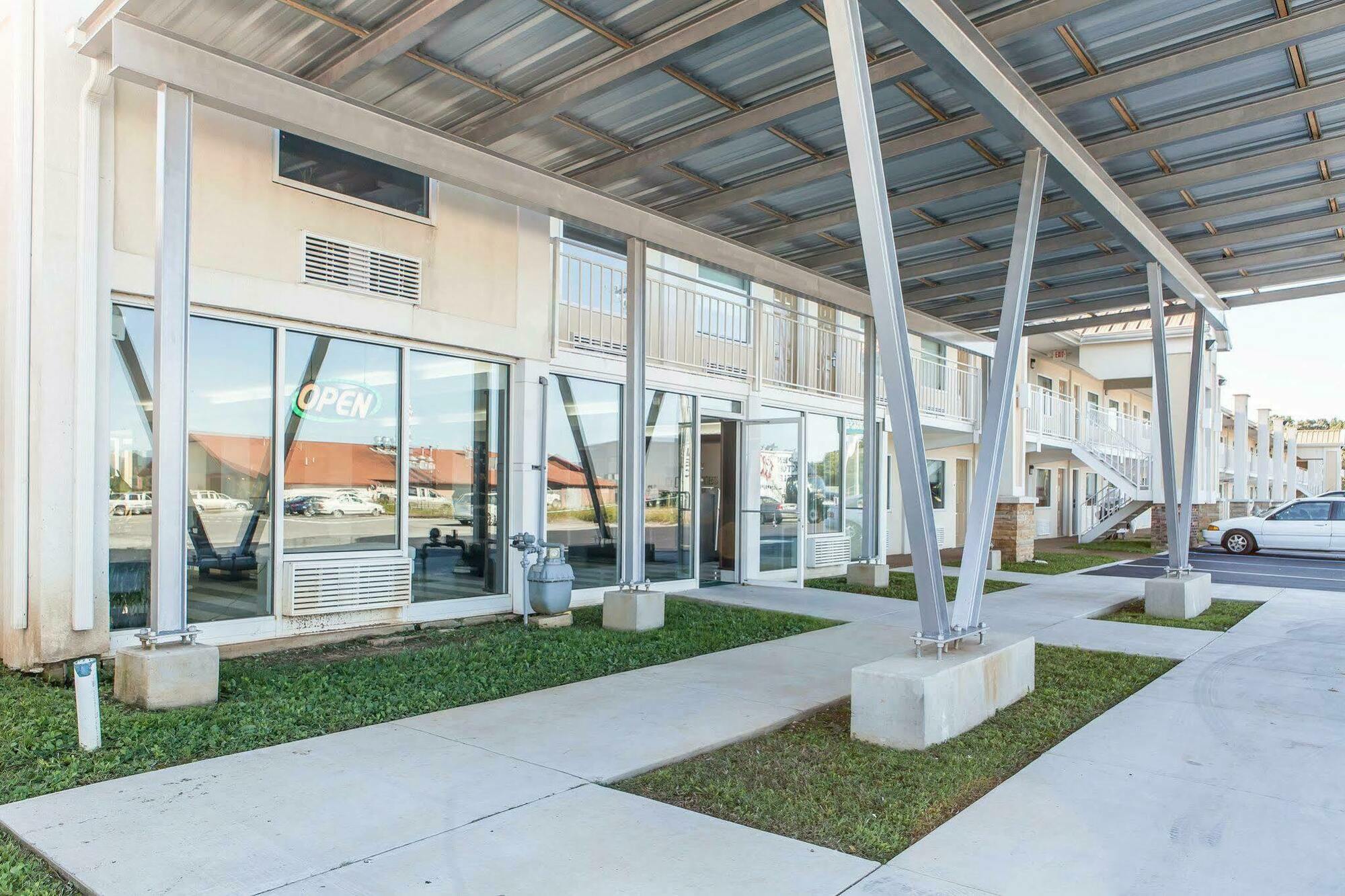 Quality Inn & Suites Jasper Buitenkant foto