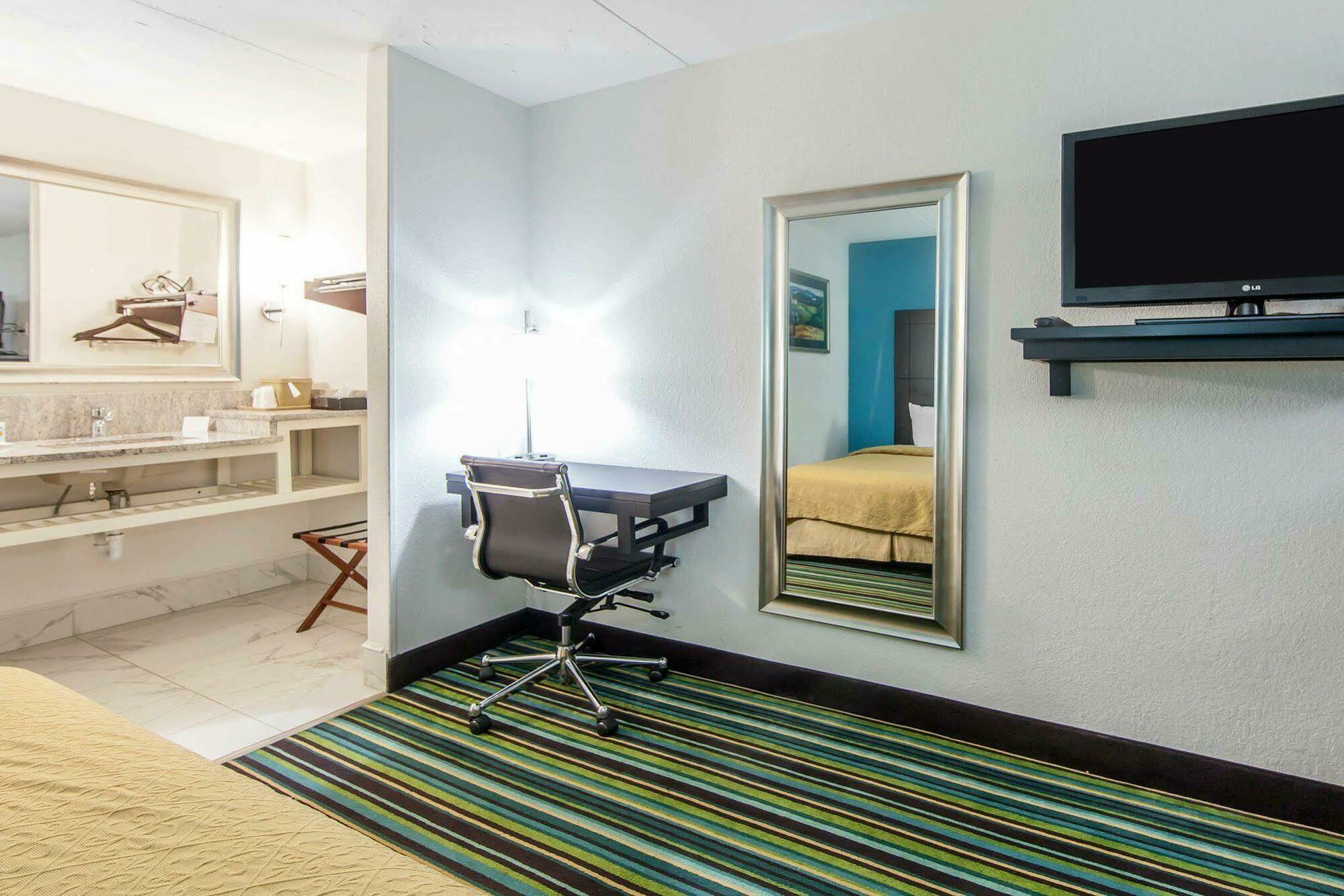 Quality Inn & Suites Jasper Buitenkant foto