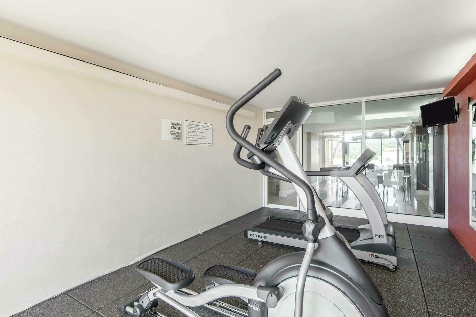 Quality Inn & Suites Jasper Buitenkant foto